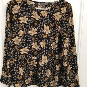 Navy floral bottom flow shirt